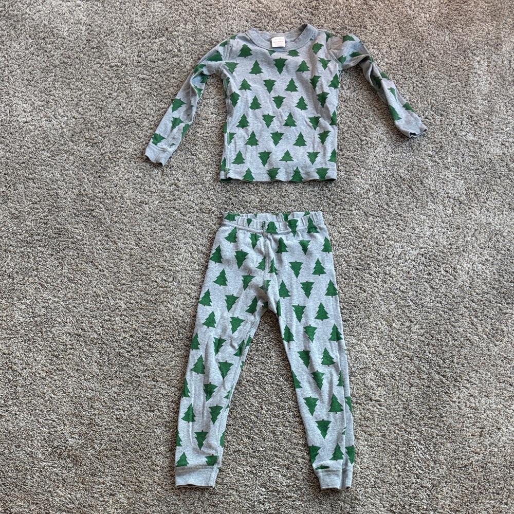 Hanna Andersson Pajamas with Green Tree Pattern